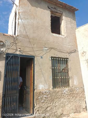  Casa De Huerta con posibilidad de  terreno - MURCIA 