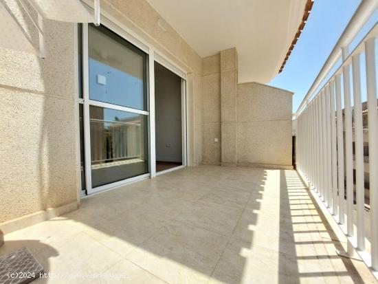 Apartamento con solarium y terraza en los Collados Águilas - MURCIA