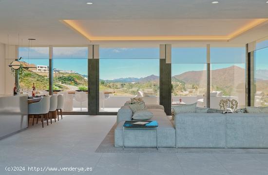 Espectacular villa de estilo contemporáneo cerca del mar Mediterráneo en La Cala Hills - MALAGA