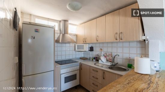 Apartamento de 2 dormitorios en alquiler en Playa Del Descargador - ALMERIA