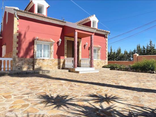  CASA SEÑORIAL  EN ALAMEDA - MALAGA 