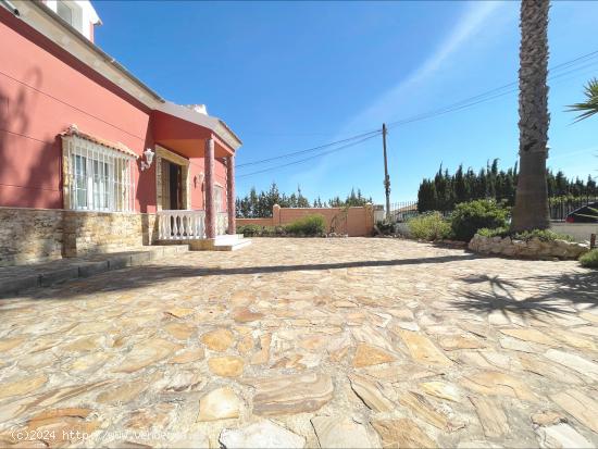 CASA SEÑORIAL  EN ALAMEDA - MALAGA