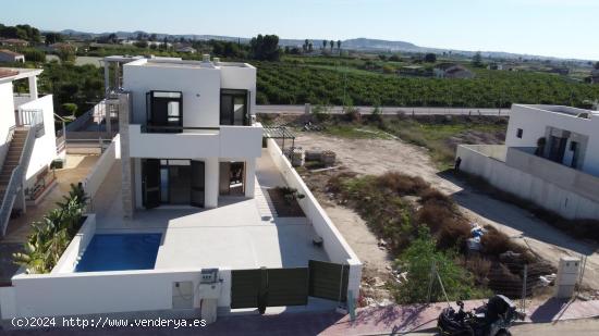 Hermosa Villa independiente en Nueva Daya - ALICANTE