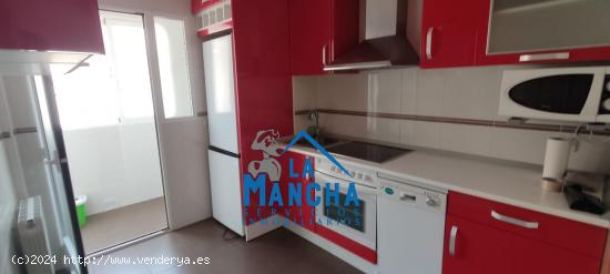 INMOBILIARIA LA MANCHA VENDE PISO EN ZONA CANAL DE MARIA CRISTINA - ALBACETE