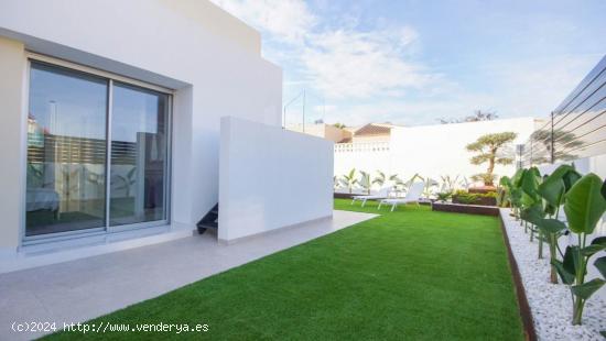 VILLA UNA SOLA PLANTA EN ZONA URBANA COSTERA - ALICANTE