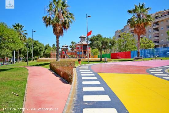 PISO DE 3 DORMITORIOS EN TEATINOS JUNTO A PARQUE DEL CINE - MALAGA