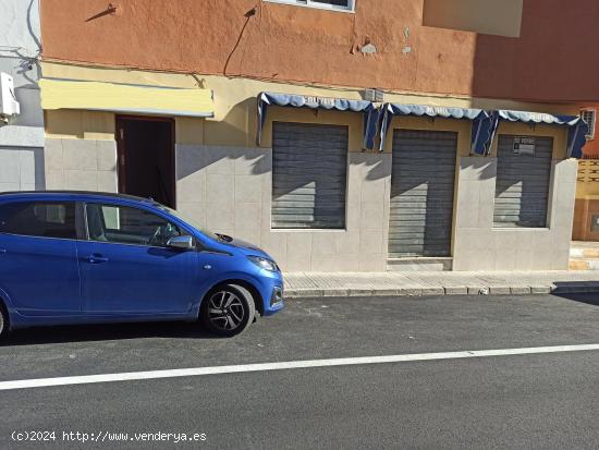 LOCAL COMERCIAL HACIENDO ESQUINA PRÓXIMO A VISTAHERMOSA - CADIZ