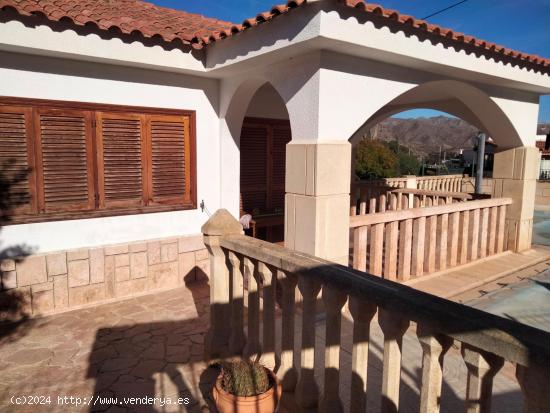 Chalet independiente de 2 plantas, en la urbanización de Todosol, Águilas, a 1 km de sus playas. -