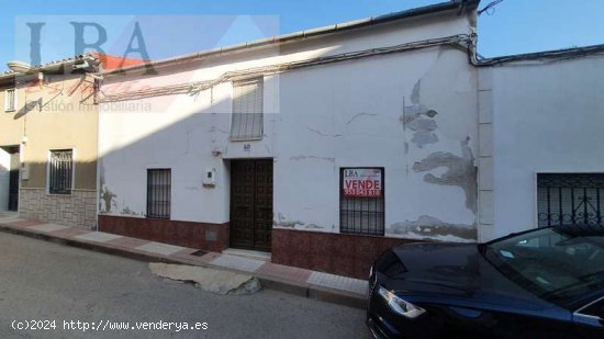 VIVIENDA PARA REFORMAR CON GRAN PATIO - Bailén