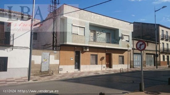 VIVIENDA BIFAMILIAR PARA ADECUAR A DOS VIVIENDAS O UNA GRAN CASA - Bailén