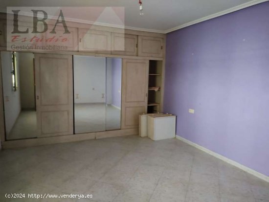 Piso de cuatro habitaciones. - Bailén