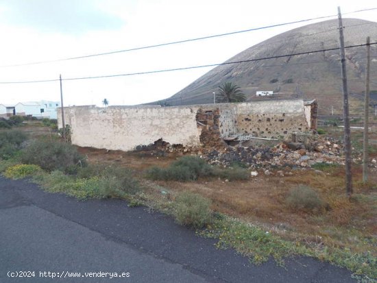 SE VENDE CASA ANTIGUA PARA RESTAURAR Y FINCA EN EL CENTRO DE MONTAÑA BLANCA - San Bartolomé