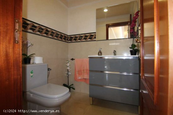 Elegante villa, piscina, jacuzzi, un oasis en playa blanca - Yaiza