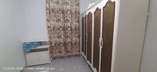 Apartamento en Alquiler en Baza - Baza