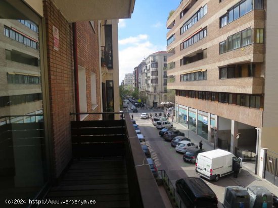 Vivienda para reformar con plaza de garaje en edificio representativo - Madrid