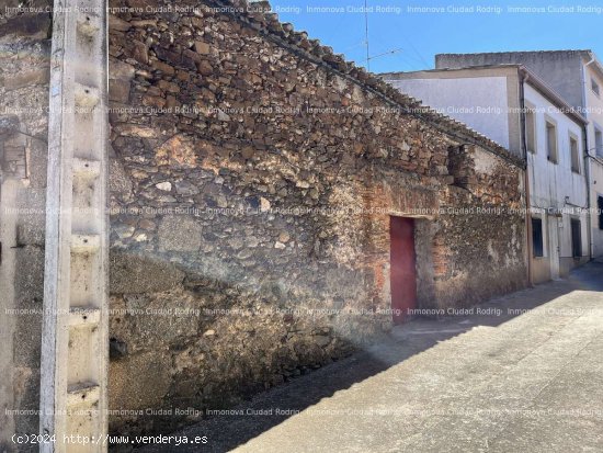 VIVIENDA CON GARAJE-ALMACÉN EN FUENTEGUINALDO - Fuenteguinaldo