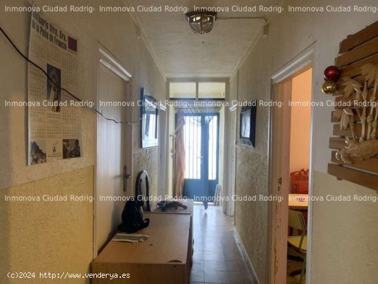 CASA CON PATIO PARA REFORMAR EN EL BARRIO DE SANTA ANA - Ciudad Rodrigo