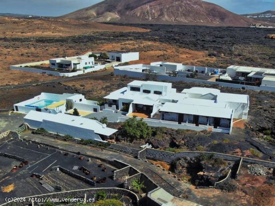 Casa rural y 5 apartamentos en Tahiche - Teguise