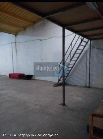 SE VENDE LOCAL EN OBISPO TAGASTE/ 165 METROS/130000€