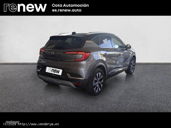 Renault Captur TECHNO TCE 90CV de 2023 con 18.000 Km por 21.500 EUR. en Madrid