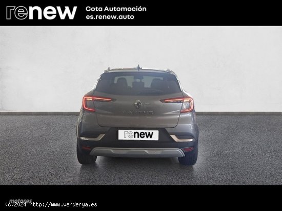 Renault Captur TECHNO TCE 90CV de 2023 con 18.000 Km por 21.500 EUR. en Madrid