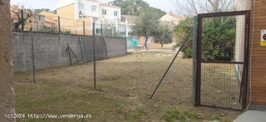 Solar en pleno centro de Capellades para edificar casa con jardín por solo 55.000 Eur - BARCELONA