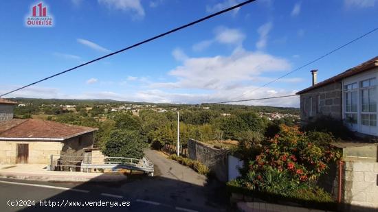 CASA DE PIEDRA PARA REFORMAR, CON PATIO Y PEQUEÑO JARDÍN, EN SOUTOPENEDO - ORENSE