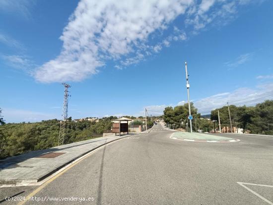 ¡Terreno con vistas al mar y soleado en Les Califòrnies! - BARCELONA