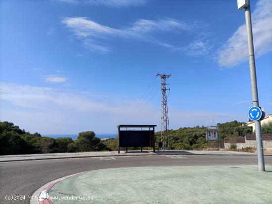 ¡Terreno con vistas al mar y soleado en Les Califòrnies! - BARCELONA