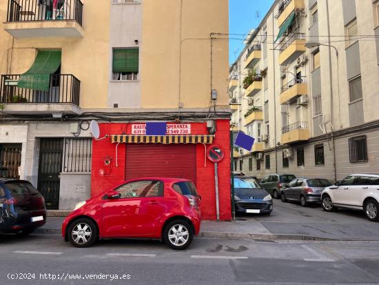 LOCAL ESQUINA JUNTO A COLEGIO - GRANADA