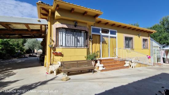 Chalet con piscina en venta en Eurovillas - MADRID