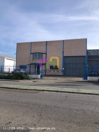 MAGNÍFICA NAVE INDUSTRIAL EN ALQUILER EN POLÍGONO EL NEVERO!! - BADAJOZ