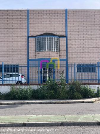 MAGNÍFICA NAVE INDUSTRIAL EN ALQUILER EN POLÍGONO EL NEVERO!! - BADAJOZ