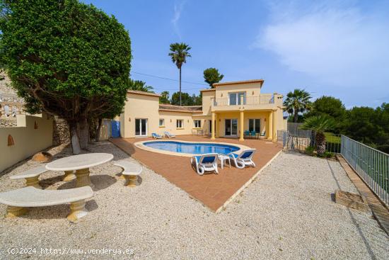 Villa con Vistas al Mar y Piscina en Benimeit, Moraira - ALICANTE