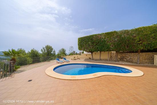 Villa con Vistas al Mar y Piscina en Benimeit, Moraira - ALICANTE