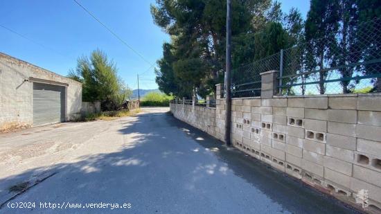 TERRENO URBANO CON EDIFICACIÓN EN ELDA - ALICANTE