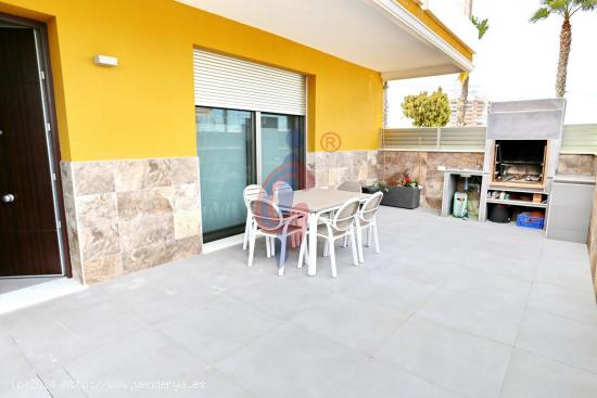 IMPRESIONANTE APARTAMENTO EN ZONA PUERTO CON TERRAZA DE 25M2 - ALICANTE