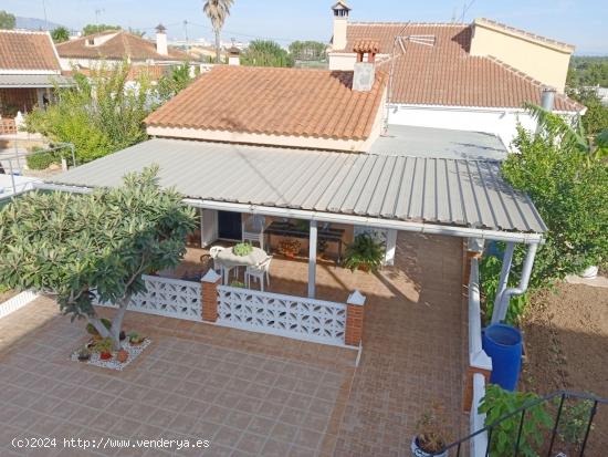 ESPECTACULAR chalet en CHIVA con todas las comodidades y piscina propia. - VALENCIA