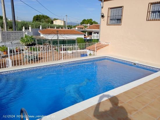 ESPECTACULAR chalet en CHIVA con todas las comodidades y piscina propia. - VALENCIA