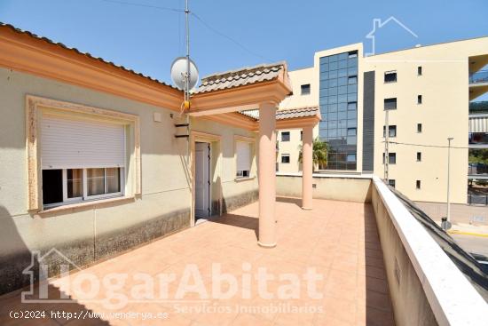 CHALET SEMINUEVO CON GARAJE, TERRAZA Y BARBACOA CERCA DE LA PLAYA - CASTELLON