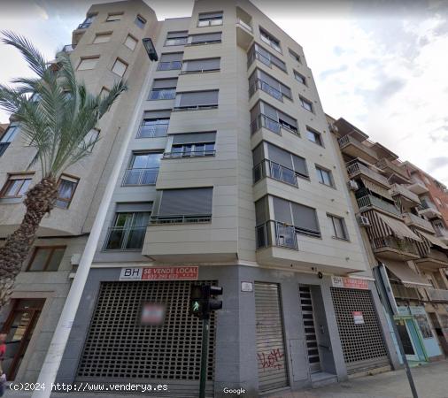 OPORTUNIDAD, DOS LOCALES COMERCIALES EN ANTONIO PASCUAL QUILES ESQUINA AV. DE LA LIBERTAD - ALICANTE