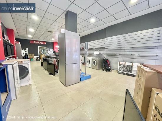 Local comercial de 130m2 en zona Primero de Mayo de Quart de Poblet. - VALENCIA