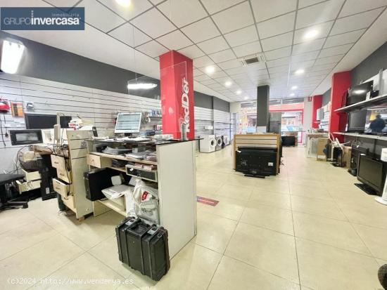 Local comercial de 130m2 en zona Primero de Mayo de Quart de Poblet. - VALENCIA