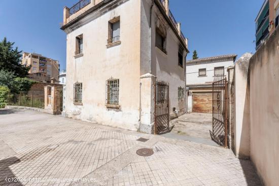 !!ESPECTACULAR PARCELA CON VIVIENDA JUNTO LA HÍPICA!! - GRANADA