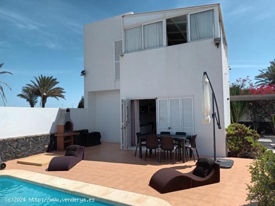 Casa independiente con jardín en venta en La Capellanía Tamaragua - LAS PALMAS