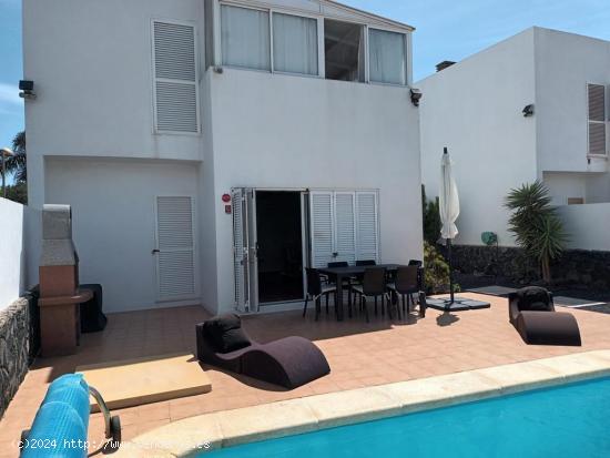 Casa independiente con jardín en venta en La Capellanía Tamaragua - LAS PALMAS