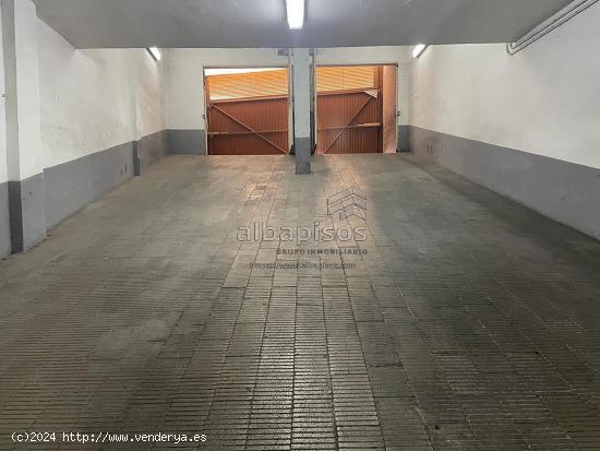 PLAZA DE GARAJE MUY AMPLIA PARA COCHE GRANDE Y DOS MOTOS - ALBACETE