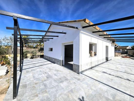  Chalet con tres dormitorios en Carretera de Águilas de reciente construcción - MURCIA 