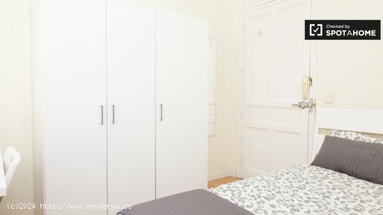 Relajante habitación con calefacción en piso compartido, Salamanca - MADRID