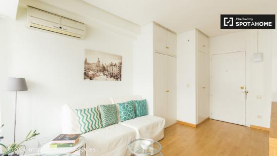 Elegante apartamento de 1 dormitorio con aire acondicionado en alquiler en Salamanca - MADRID